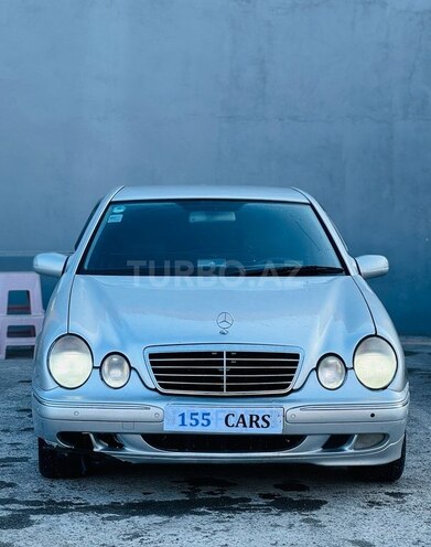 Mercedes E 280-1
