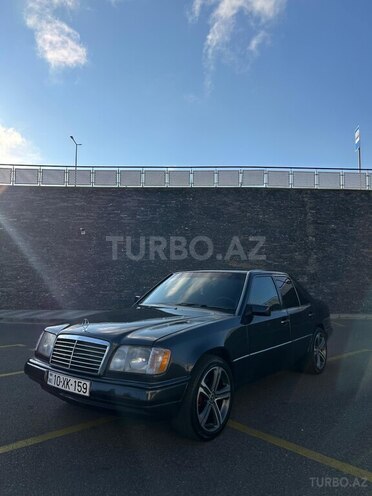 Mercedes 220 E-5