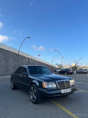 Mercedes 220 E-4