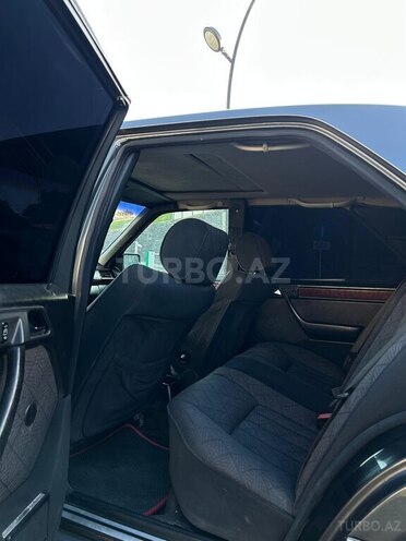 Mercedes 220 E-9