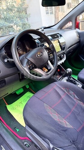 Kia Rio-5