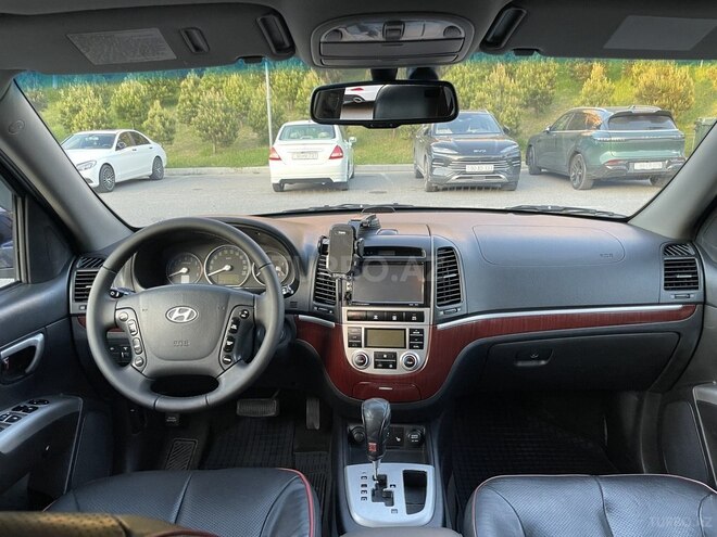 Hyundai Santa Fe-13