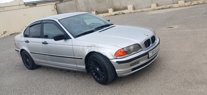 BMW 318-4