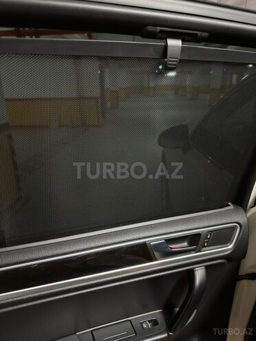 Volkswagen Touareg-17