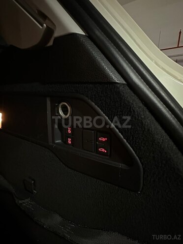 Volkswagen Touareg-21