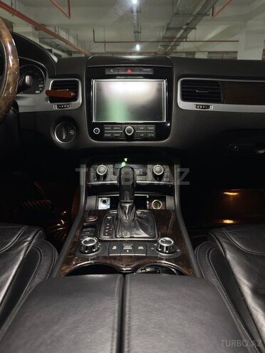 Volkswagen Touareg-15