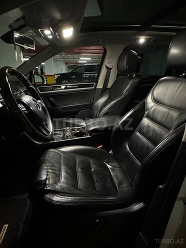 Volkswagen Touareg-8