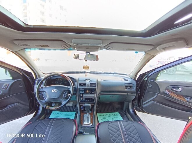 Nissan Maxima-9