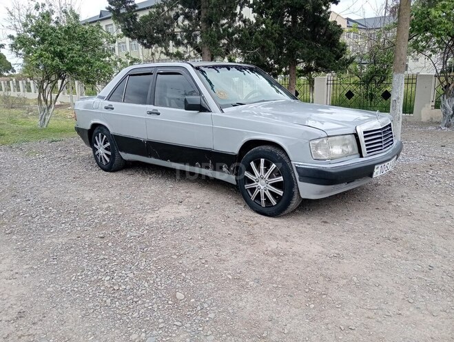 Mercedes 190-7