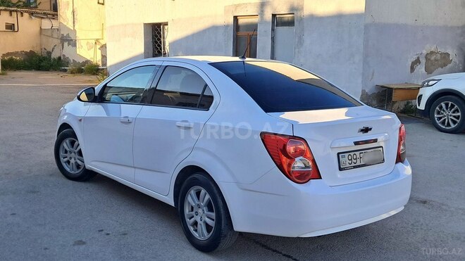 Chevrolet Aveo-5