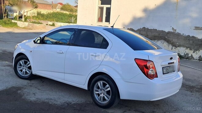 Chevrolet Aveo-8