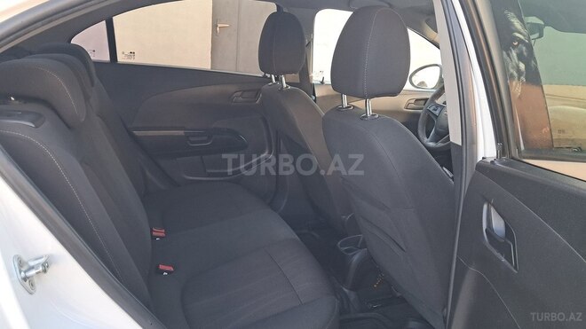 Chevrolet Aveo-15