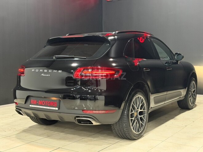 Porsche Macan-5
