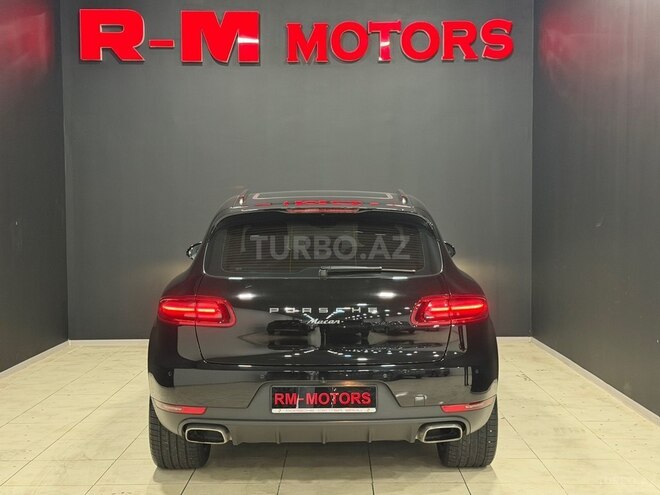 Porsche Macan-4