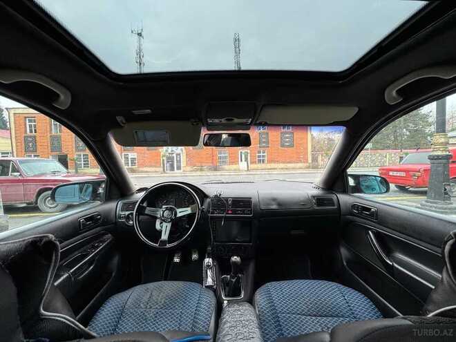 Volkswagen Golf-4