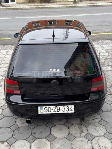 Volkswagen Golf-2