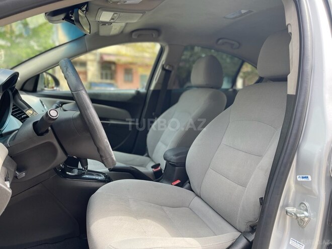 Chevrolet Cruze-11