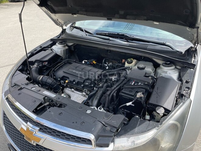 Chevrolet Cruze-13
