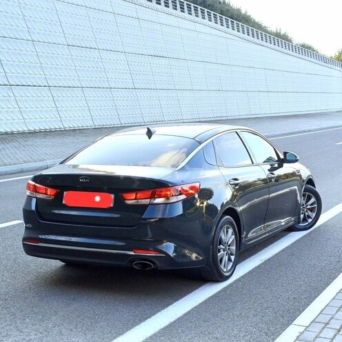 Kia Optima-4