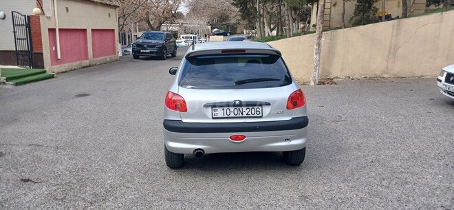 Peugeot 206-3