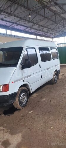 Ford Transit-2