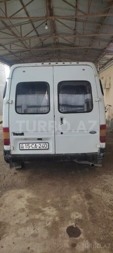 Ford Transit-4