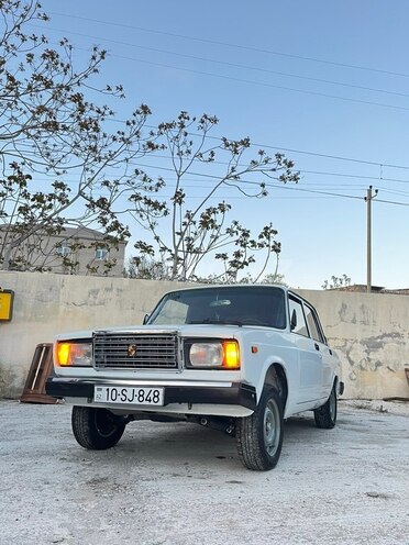 LADA (VAZ) 2107-2