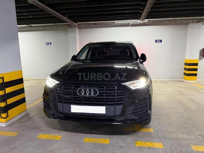 Audi Q7-3
