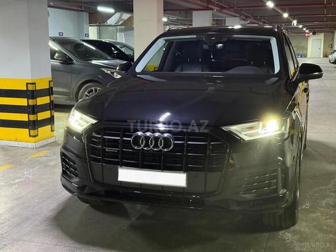 Audi Q7-1