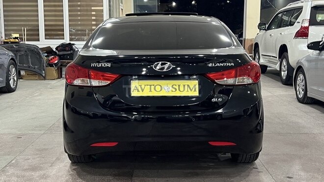 Hyundai Elantra-7