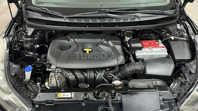 Hyundai Elantra-10