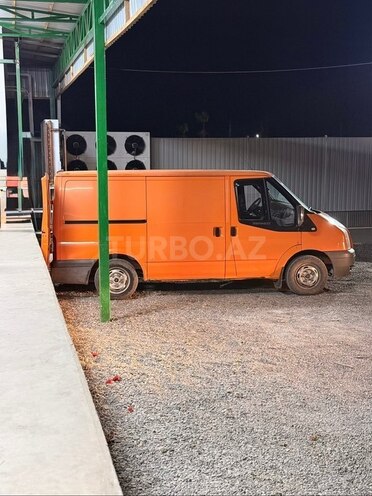 Ford Transit-3