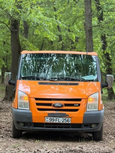 Ford Transit-9