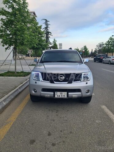 Nissan Pathfinder-1