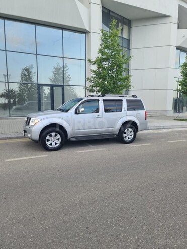 Nissan Pathfinder-5