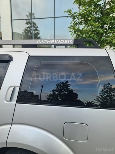 Nissan Pathfinder-7