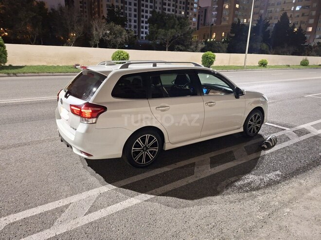 Toyota Corolla Fielder-2