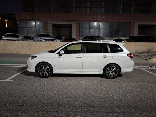 Toyota Corolla Fielder-5