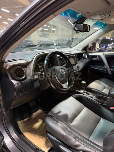 Toyota RAV4-10