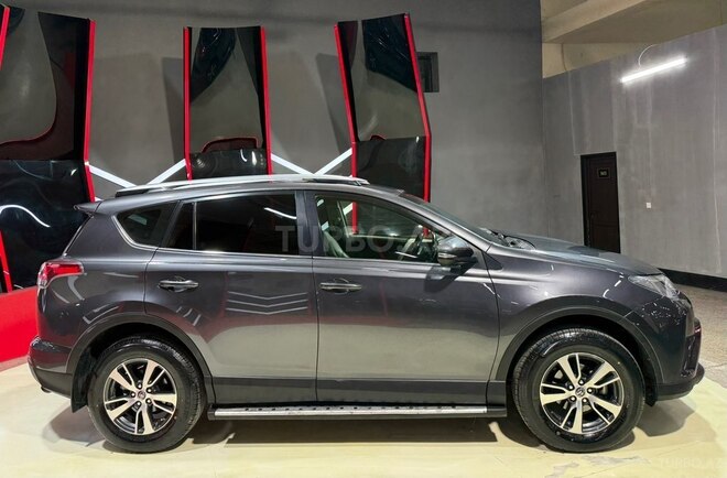 Toyota RAV4-4