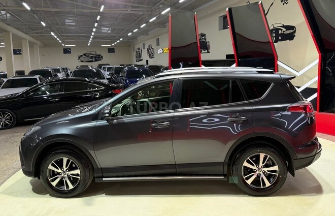 Toyota RAV4-5