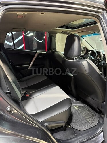 Toyota RAV4-14