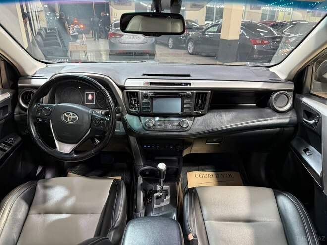 Toyota RAV4-13