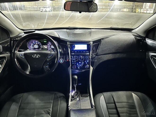 Hyundai Sonata-4