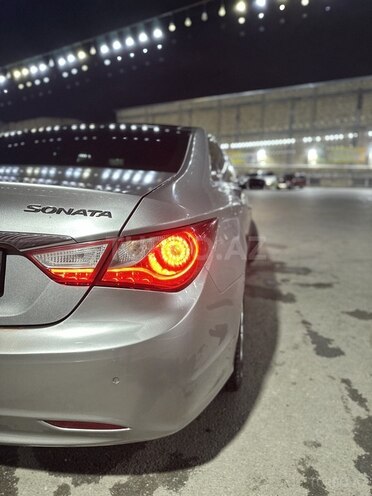 Hyundai Sonata-17