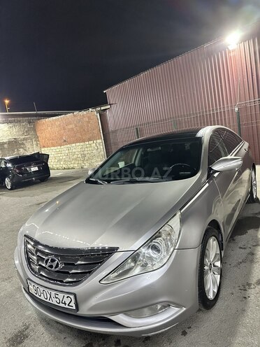 Hyundai Sonata-12
