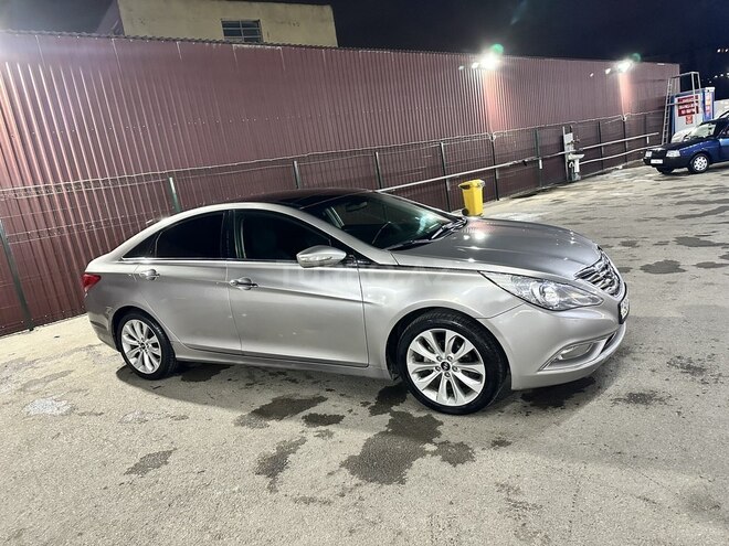 Hyundai Sonata-11