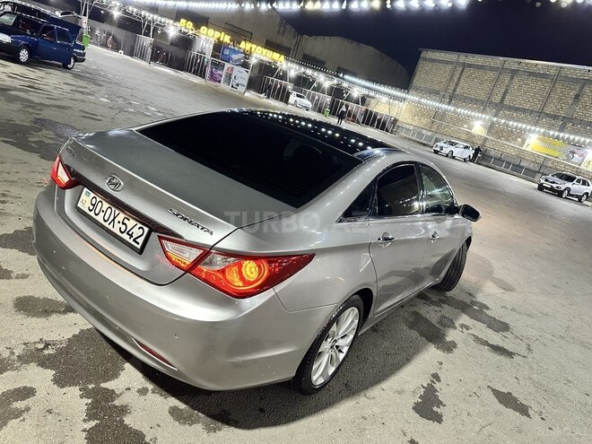 Hyundai Sonata-15