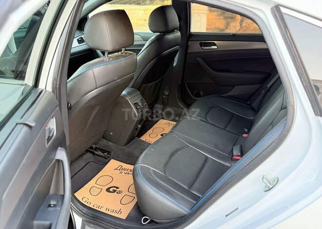 Hyundai Sonata-8