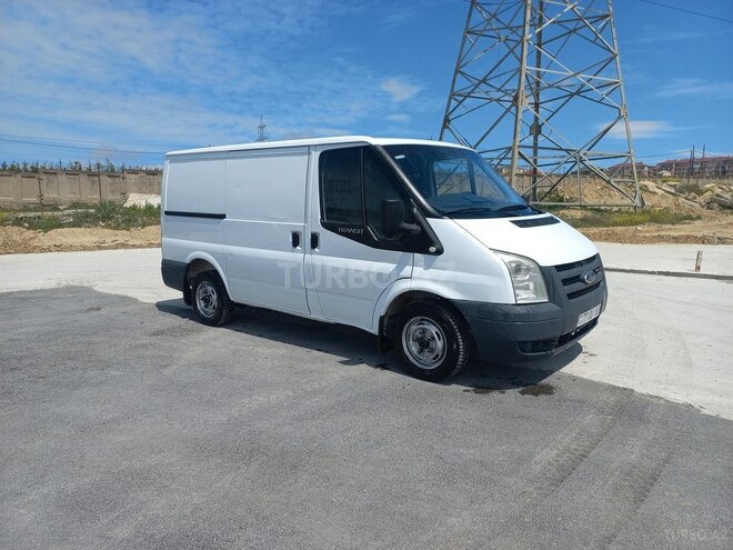 Ford Transit-4
